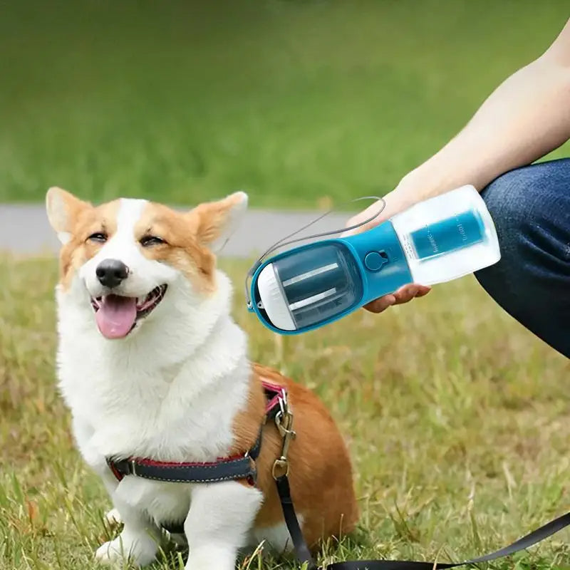 Botella 3 en 1 para Perros – Agua, Comida y Bolsas